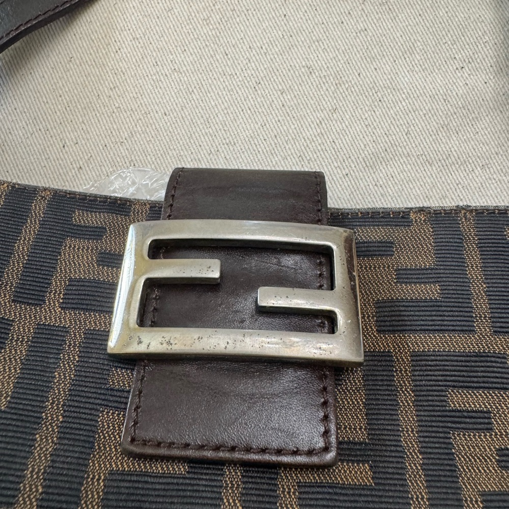 FENDI Zucca Shoulder Bag in Tobacco - Picture 4 of 12